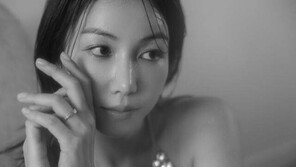 신랑과 하트…김옥빈, 다이아 웨딩반지 공개