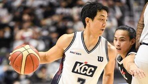 허훈, KCC 데뷔전서 KT 격파…DB는 LG 꺾고 공동 1위
