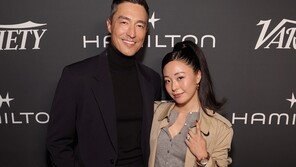 45세 다니엘 헤니, 흰머리로 등장…13세 연하 아내와 투샷