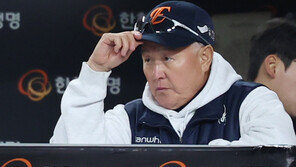 [이원홍의 스포트라이트]한화 김경문 감독 ‘믿음의 야구’ 딜레마