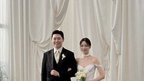 22기 옥순·경수, 눈물의 결혼식…화동은 두자녀