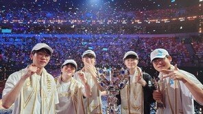 최태원, 롤드컵 3연패 ‘T1’에 축전 “포기 않는 정신의 성과”