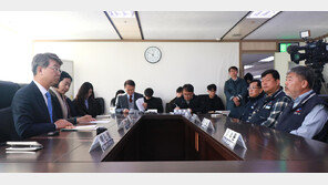 취임 첫 일정으로 한노총 찾은 김지형 경사노위원장