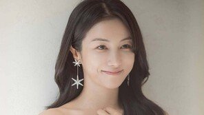 ‘16일 결혼’ 김옥빈, 순백의 드레스 자태…여신 같은 비주얼 