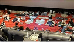 박스 덮고 쪽잠…“APEC 투입 경찰을 노숙자로 만들었다”