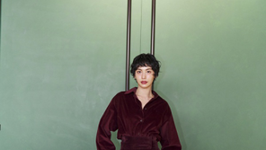 나나, 노크(Knock) 아카이브 성수 방문…경계를 허무는 뉴 뷰티 플래그십 스토어