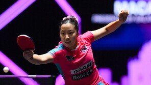 탁구 간판 신유빈, WTT 왕중왕전 출격…단식·혼복식 도전장