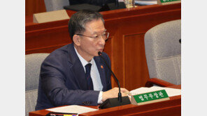 정성호 “수사 지휘? 檢이 그렇게 받아들였다면 서면 요구했을 것”