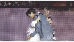 김숙, 웨딩드레스 입고 구본승과 포옹…“오빠 왔잖아”