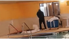 침대시트를 사우나에서 세탁한 美호텔…투숙객 “그런 시트에서 잤다니”