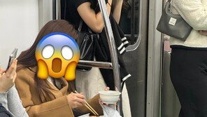 “지하철서 순대-보쌈에 술까지…냄새 심해 토할 것 같아”