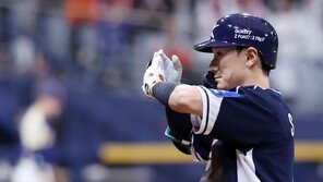 “치고 또 치고”… 다시봤다, 신민재