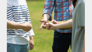 “운이 아니었다”…과학자가 밝힌 ‘가위바위보’ 이기는 법