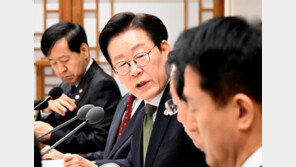 李 “저질 현수막” 하루만에… 與, 규제법안 상정