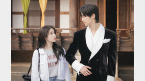 변우석·아이유 첫 투샷…‘21세기 대군부인’ 2026년 디즈니+ 공개