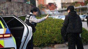 시험장 잘못 찾고, 신분증 빼먹고…차 사고에 경찰차 50km 긴급호송도