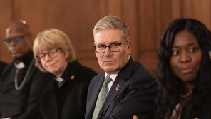 위기의 英스타머 총리, 취임 16개월만에 ‘사퇴론’