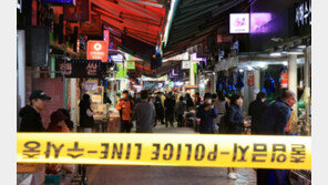 “차 들어오면 안되는 길”…매대·행인 섞인 좁은 보행로서 150m 급가속