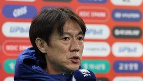 홍명보 감독 “11월 A매치, 새로운 조합 찾는 과정…동기부여 될 것”