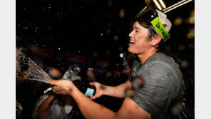 오타니, 3년 연속·통산 4번째 MVP…4번 모두 ‘만장일치’ 수상