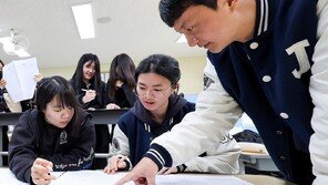 “국어-수학 1등급컷 최대 10점 하락… 정시 합격선은 작년 수준”
