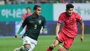 ‘수비 핵심’ 김민재 “스리백·포백 다 문제없다…무실점 기뻐”