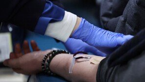 전국 혈액 보유량 3.7일분…뚝 떨어진 혈액 수급, 왜?