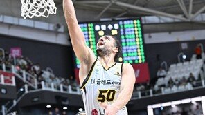 프로농구 LG, KT 82-67 제압…3연승으로 단독 선두