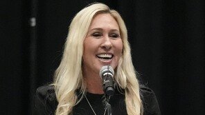 트럼프, ‘여자 트럼프’ 그린 의원에 “극좌 미치광이” 지지 철회