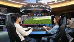 “게이밍 모니터 큼직해서 좋네”