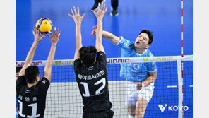 남자배구 대한항공, 현대캐피탈에 3-2 꺾고 5연승+선두 도약