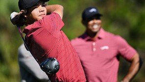 ‘골프 황제’ 우즈 아들 찰리, 플로리다주 고교 골프대회 단체전 우승