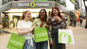 외국인 10명중 8명 발길… 올리브영, 3분기 매출 1.5조 돌파