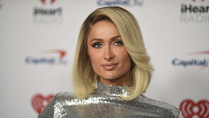 ‘금수저 상속녀’ 패리스 힐튼, “내 힘으로 부자 됐다” 말에 역풍