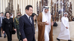 李 중동순방 맞춰 무기 세일즈…‘K방산 원팀’ 총출동