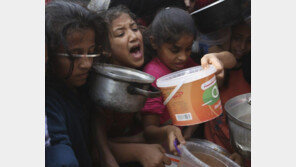 [신문과 놀자!/함께 떠나요! 세계지리 여행]굶는 아이 1억5000만 명… 재난-분쟁이 낳은 비극