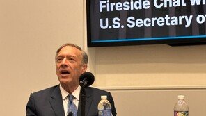 폼페이오 前국무 “북미회담 가능성 낮고, 美관세 영구적 봐야”