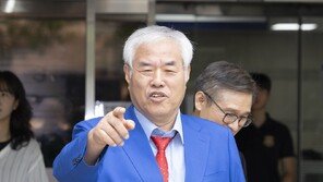 전광훈, 첫 경찰 출석…서부지법 난동 10개월 만