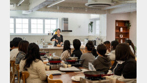 ‘이상한 과자가게’ 운영하는 인기 유튜버 ‘이사장’, 월드비전 ‘꿈날개클래스’ 멘토로