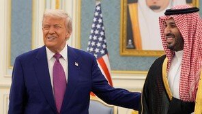 트럼프 “사우디에 F-35 팔것”… 빈살만과 회동 앞 ‘통큰 당근책’