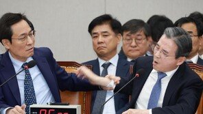 김은혜 ‘딸 전세’ 공세에… 김용범 “가족은 엮지 마라” 반발