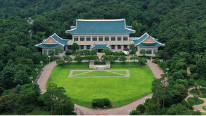 “청와대 테러하겠다”…군부대에 협박 전화 30대, 구속영장