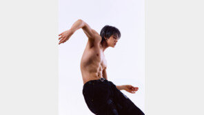 TXT 연준, 첫 솔로 앨범 글로벌 흥행…美 빌보드 2개 차트 1위