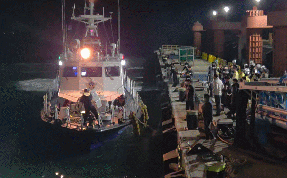 신안서 267명 탄 여객선 좌초…3시간 만에 전원 구조