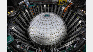 中, 땅속 700m에 ‘유령입자 관측소’… 열차 타고 내려가는데만 15분 걸려