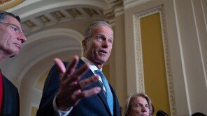 엡스타인 자료 공개 요구법 불구, 공개 안 될 가능성-NYT