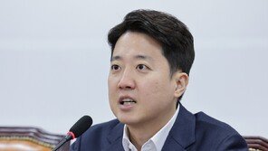 이준석 “尹 초기 제어 못하고 빌붙은 이들이 괴물 만들어”