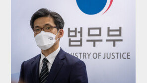 박철우 중앙지검장 임명에 檢 부글부글…정치 중립 목소리도