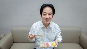 ‘초밥-미소국’ 인증샷 올린 대만 총통… 中 맞서 日 편들기?