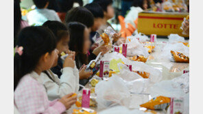 학교 급식 총파업… 유초중고 1089곳 빵 점심